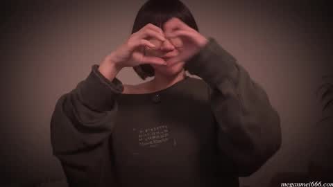 Snapshot of meganmei666 chatting on 12.17.25 for more 3 online show from 12.17.25