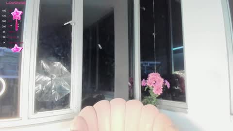 Snapshot of megann__sweet chatting on 12.19.24 Mara online show from 12.19.24