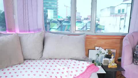 Snapshot of megann__sweet chatting on 11.21.25 Mara online show from 11.21.25