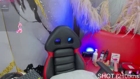 Megan  online show from 10.05.25