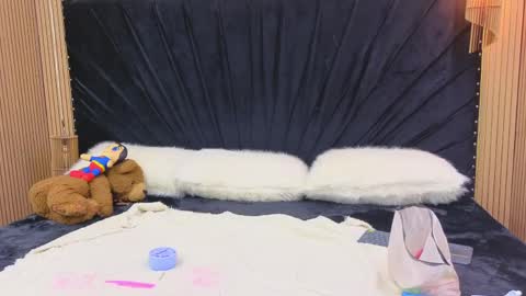 Megan online show from 04.27.26