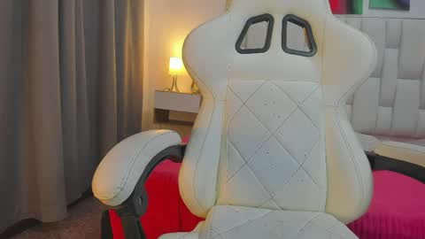 Megan Queen online show from 05.05.26
