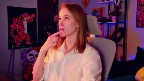 Snapshot of meganrodgers chatting on 05.19.26 megan online show from 05.19.26