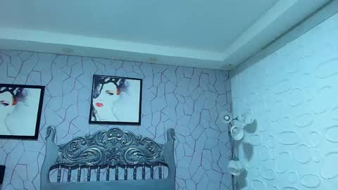 Snapshot of meganrousx chatting on 04.10.26 Megan online show from 04.10.26