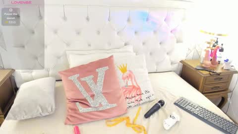 Snapshot of meganstar__ chatting on 09.29.25 Megan online show from 09.29.25