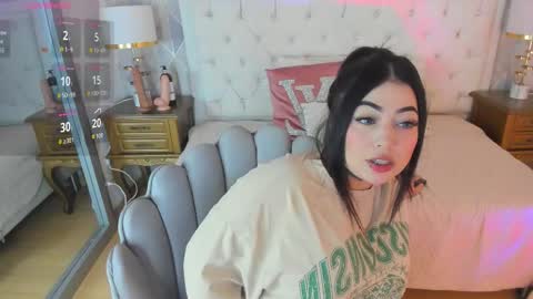 Snapshot of meganstar__ chatting on 10.08.25 Megan online show from 10.08.25