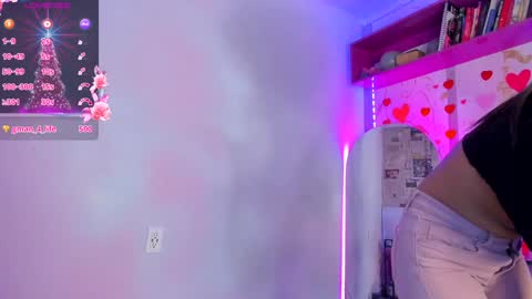 Snapshot of meganthompsonn chatting on 02.07.25 Megan online show from 02.07.25