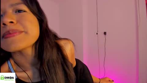 Snapshot of meganthompsonn chatting on 09.18.25 Megan online show from 09.18.25