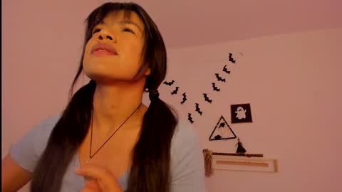 Snapshot of meganthompsonn chatting on 09.23.25 Megan online show from 09.23.25