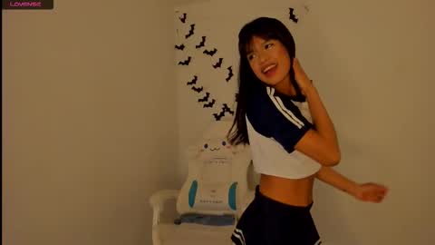 Snapshot of meganthompsonn chatting on 09.30.25 Megan online show from 09.30.25