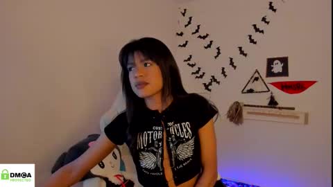 Snapshot of meganthompsonn chatting on 10.06.25 Megan online show from 10.06.25