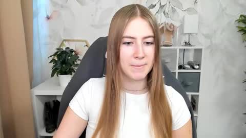 Megan online show from 10.03.25