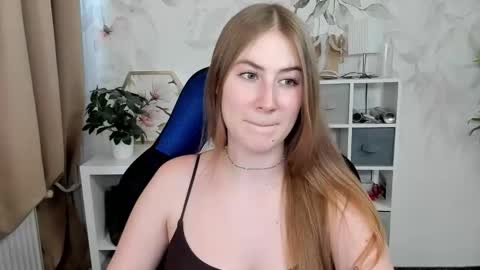 Snapshot of meganx_candy chatting on 06.09.26 Megan online show from 06.09.26