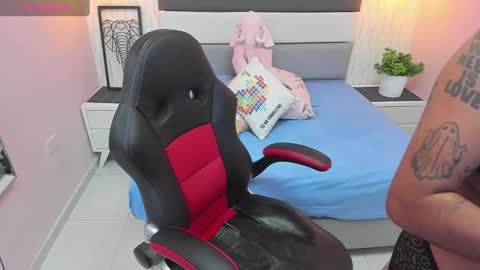 M E G A N  online show from 02.07.25