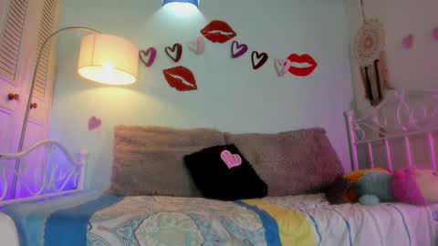 Snapshot of meggan_jade chatting on 02.13.25 Meggan online show from 02.13.25