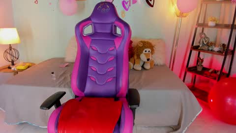 Snapshot of meggan_jade chatting on 02.27.25 Meggan online show from 02.27.25