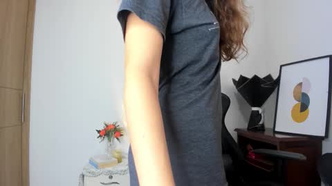 Snapshot of meghan_falcon chatting on 11.03.25 Meghan online show from 11.03.25