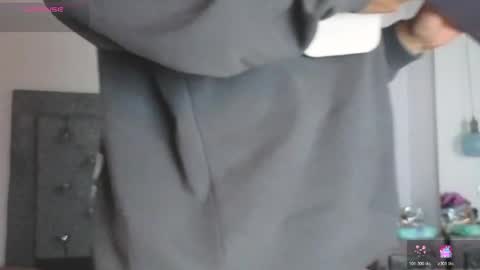 Snapshot of meghan_taylor__ chatting on 12.16.25 Meghan online show from 12.16.25