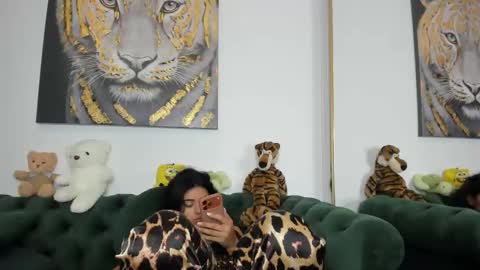 Snapshot of megpalmer chatting on 11.26.25 megpalmer online show from 11.26.25