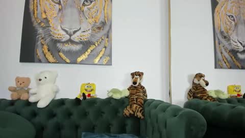 Snapshot of megpalmer chatting on 11.27.25 megpalmer online show from 11.27.25