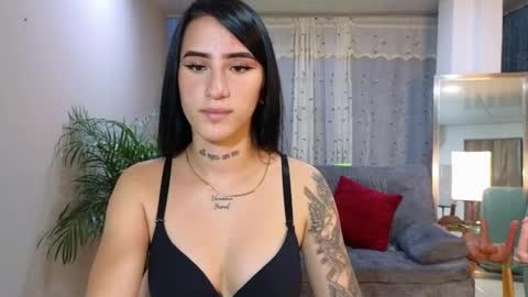 Snapshot of mei_naughtycat chatting on 02.21.25 Mei online show from 02.21.25