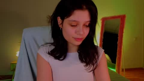 Snapshot of melan1e_ chatting on 01.26.25 mel online show from 01.26.25
