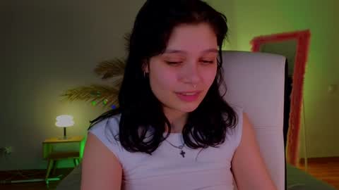 Snapshot of melan1e_ chatting on 01.27.25 mel online show from 01.27.25