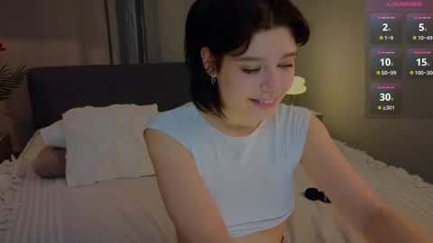 Snapshot of melan1e_ chatting on 03.06.25 mel online show from 03.06.25