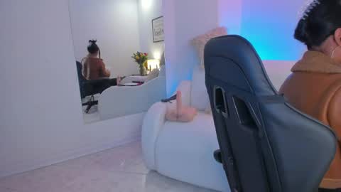 melan_owen online show from 06.07.26