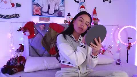 Snapshot of melani_bear chatting on 12.04.25 MELANI online show from 12.04.25