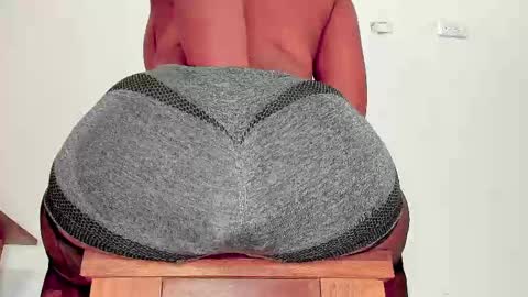 Snapshot of melania_browis chatting on 10.03.25 Melania online show from 10.03.25