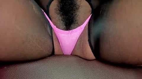 Snapshot of melania_browis chatting on 10.27.25 Melania online show from 10.27.25