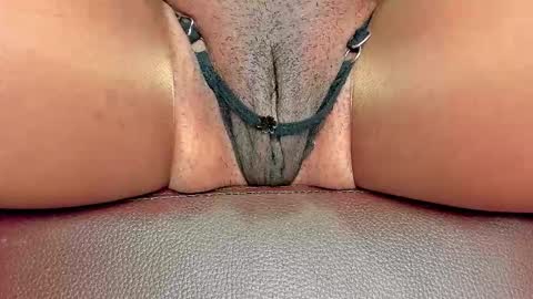 Snapshot of melania_browis chatting on 11.12.25 Melania online show from 11.12.25