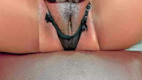 Snapshot of melania_browis chatting on 11.20.25 Melania online show from 11.20.25