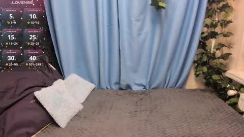 Snapshot of melanie_grant chatting on 12.20.25 Melanie online show from 12.20.25