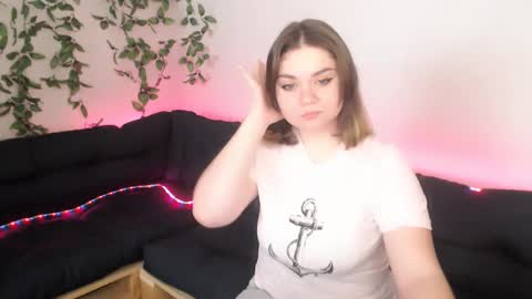 Snapshot of melanie_kissx chatting on 02.23.25 Melanie kissx online show from 02.23.25