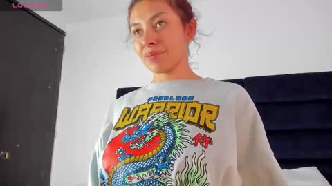 Melanie roux  online show from 02.07.26