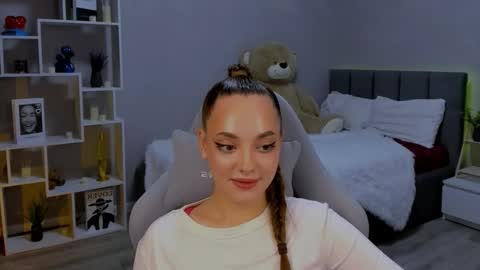 MelanieAlves online show from 11.28.25