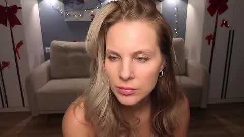 Snapshot of melaniebennett chatting on 01.05.26 Melanie Bennett online show from 01.05.26