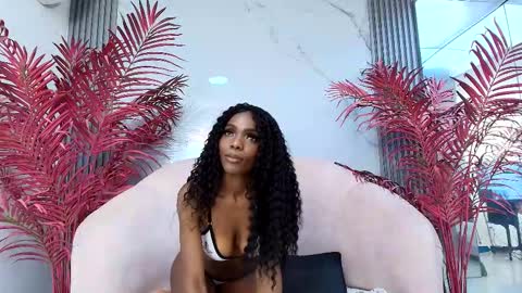 Snapshot of melaniepatton chatting on 10.24.25 Melanie online show from 10.24.25