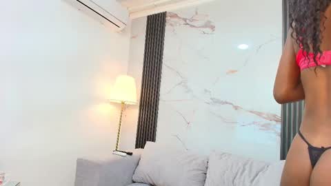 Snapshot of melaniepatton chatting on 11.19.25 Melanie online show from 11.19.25