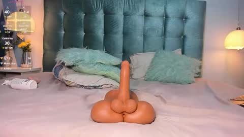 Snapshot of melanierioss_ chatting on 02.05.25 online show from 02.05.25