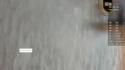 Snapshot of melanierioss_ chatting on 10.04.25 online show from 10.04.25