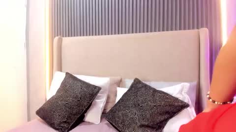 MelanieRoah online show from 11.03.25