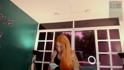 Melanie Roux online show from 11.06.25