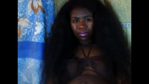 Snapshot of melanih chatting on 02.13.25 melanih online show from 02.13.25