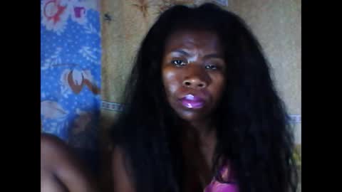 Snapshot of melanih chatting on 02.18.25 melanih online show from 02.18.25