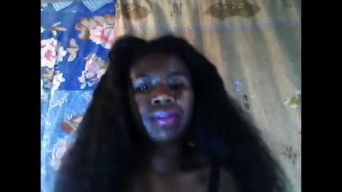 Snapshot of melanih chatting on 02.19.25 melanih online show from 02.19.25