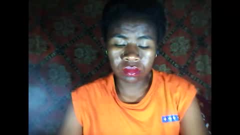 Snapshot of melanih chatting on 10.13.25 melanih online show from 10.13.25