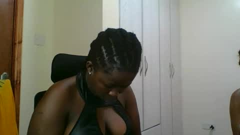 Snapshot of melanin_juicey8 chatting on 04.16.26 melanin_juicey8 online show from 04.16.26